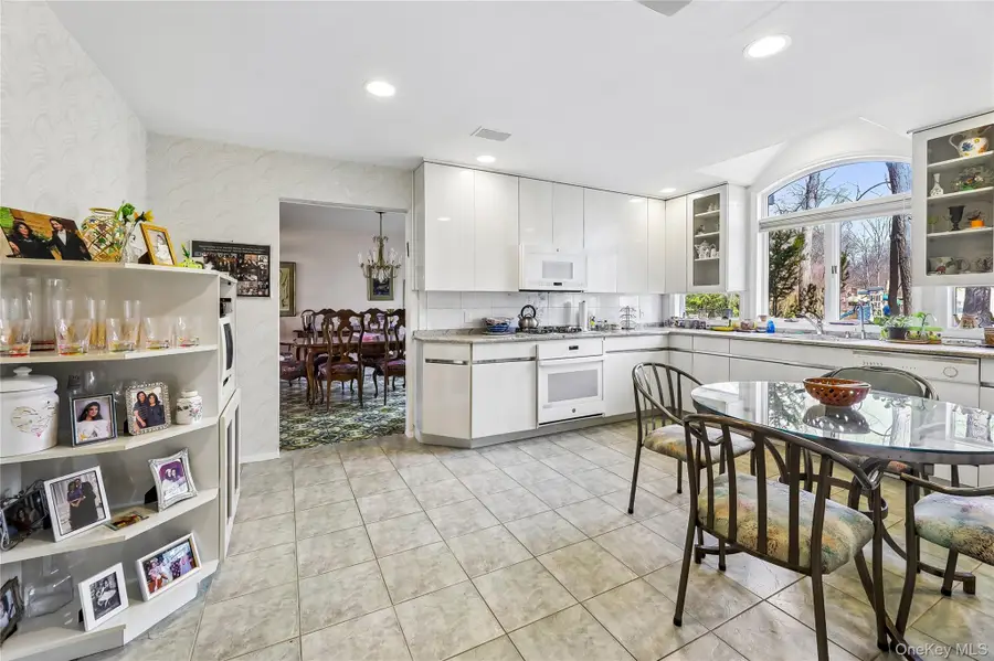 2 Barbara Lane, Monsey, NY 10952 - #3