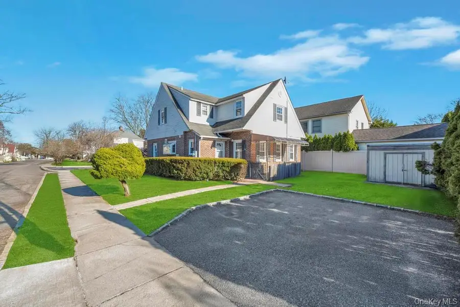 345 Plainfield Street, Westbury, NY 11590 - #2