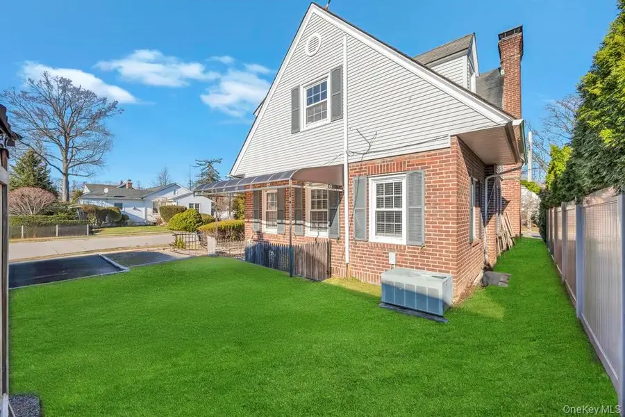 345 Plainfield Street, Westbury, NY 11590 - #3