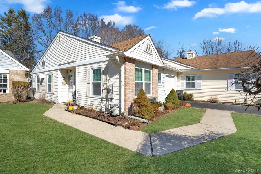 11 Chipmunk Trail, Coram, NY 11727 - #2