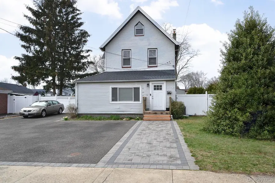 25 Hazel Street, Central Islip, NY 11722 - #3