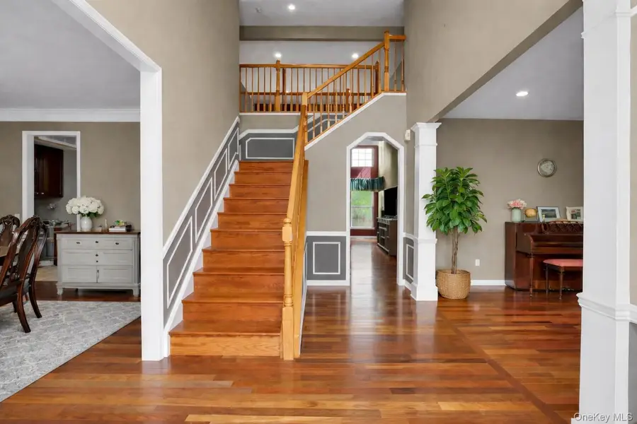 8 Avolet Court, Mount Sinai, NY 11766 - #2