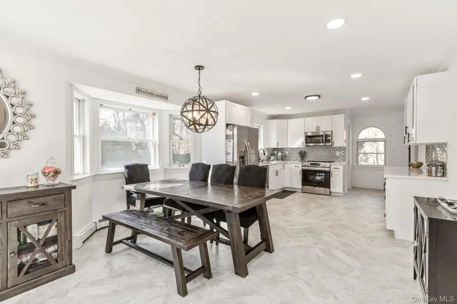 10 Tall Oaks Court, Manorville, NY 11949 - #3