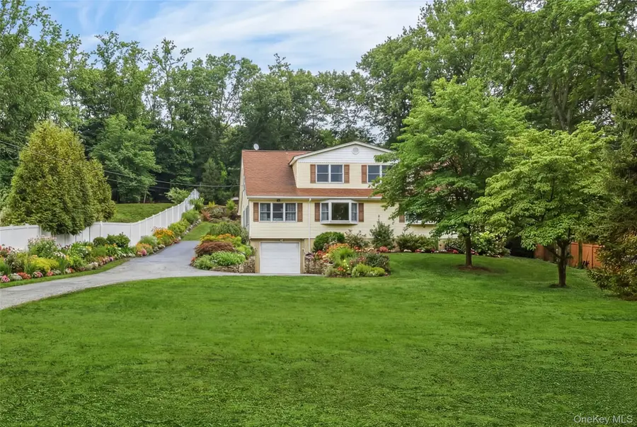 223 Bread And Cheese Hollow Road, Fort Salonga, NY 11768 - #2