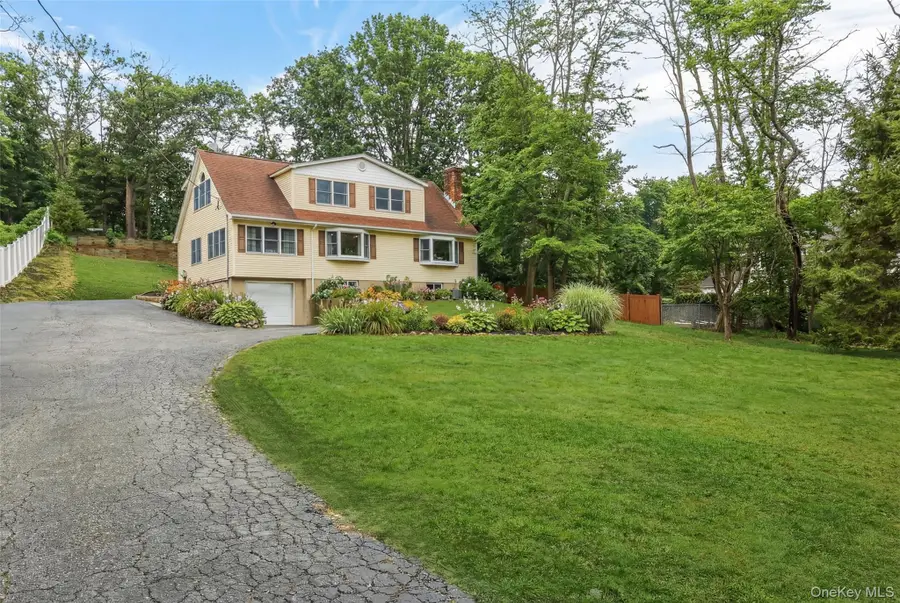 223 Bread And Cheese Hollow Road, Fort Salonga, NY 11768 - #3