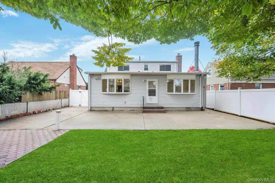 5 Edward Avenue, Hicksville, NY 11801 - #3