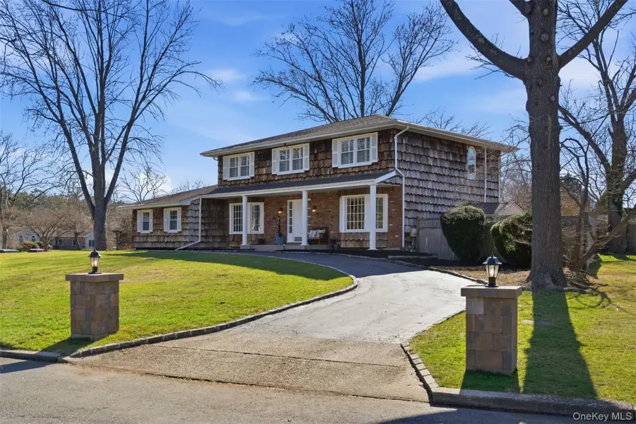 9 Bonaire Drive, Dix Hills, NY 11746 - #3