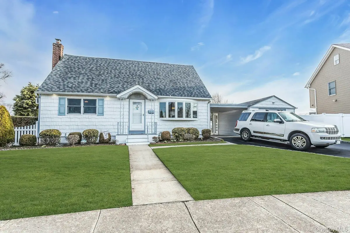 247 Knollwood Lane, Seaford, NY 11783 - #1