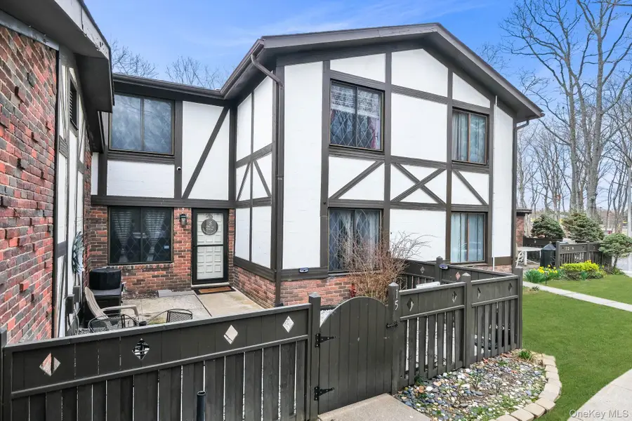 15 Birchwood Road, Medford, NY 11763 - #2