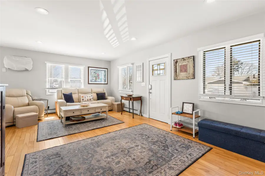 686 Adams Avenue, Lindenhurst, NY 11757 - #3