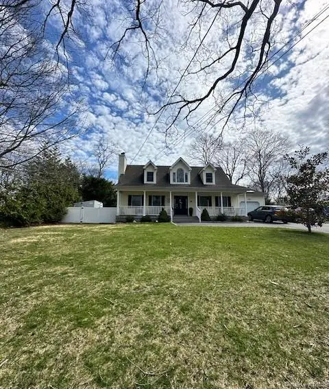 48 N Columbine Avenue, Hampton Bays, NY 11946