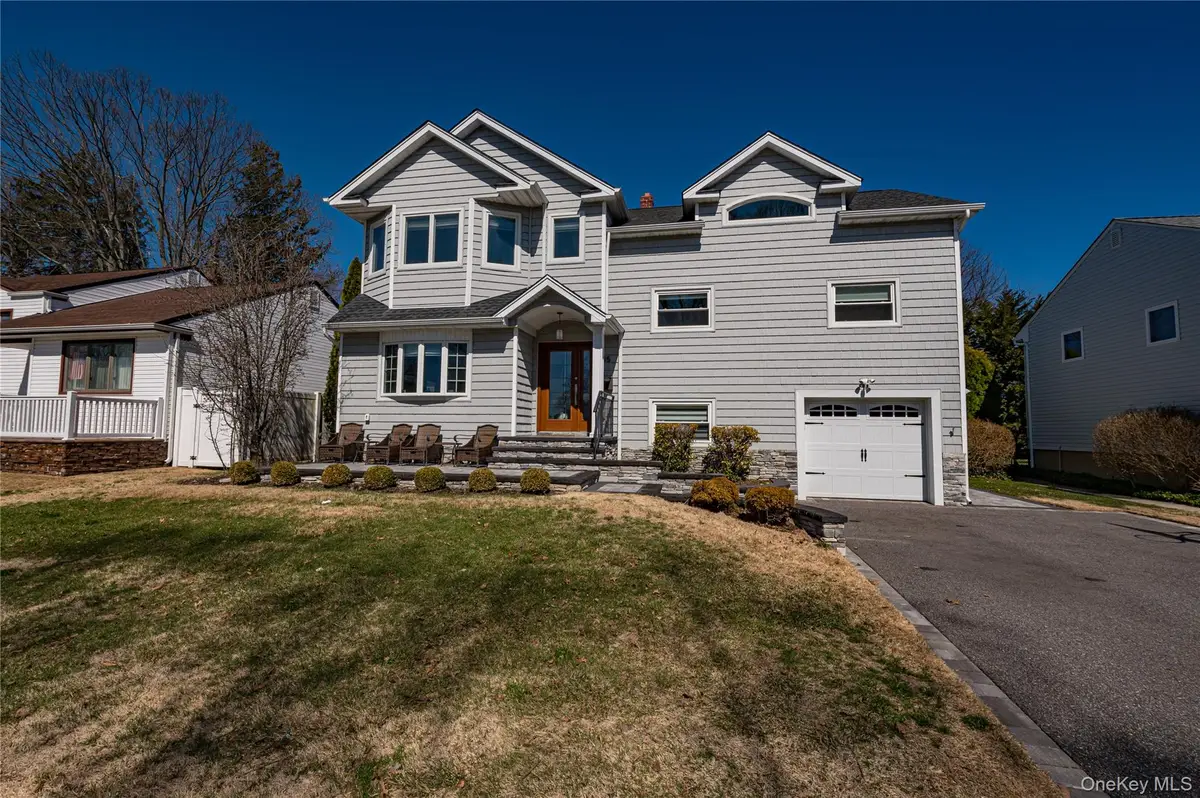 35 Circle Drive, Syosset, NY 11791 - #1