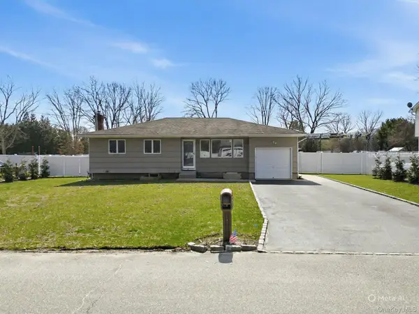 38 Pentmoor Drive, Mastic, NY 11950