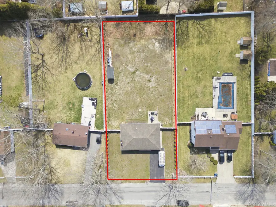 38 Pentmoor Drive, Mastic, NY 11950 - #3