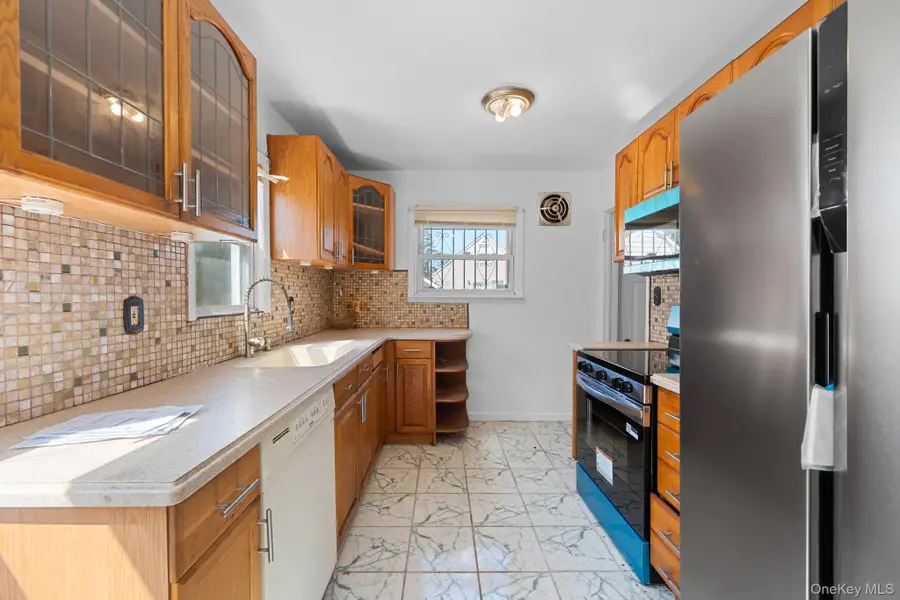 7 Everett Street, Valley Stream, NY 11580 - #3