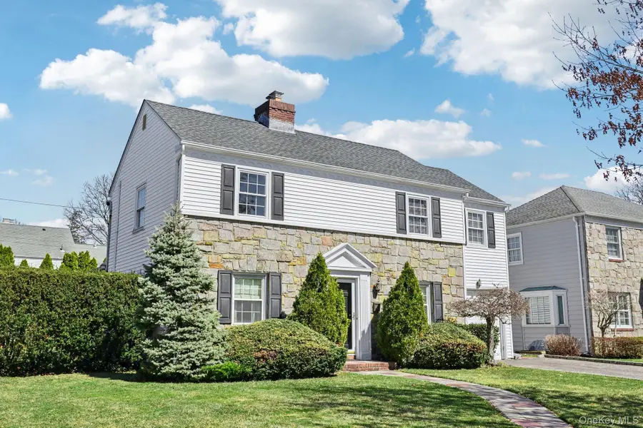 87 Kingsbury Road, Garden City, NY 11530 - #2