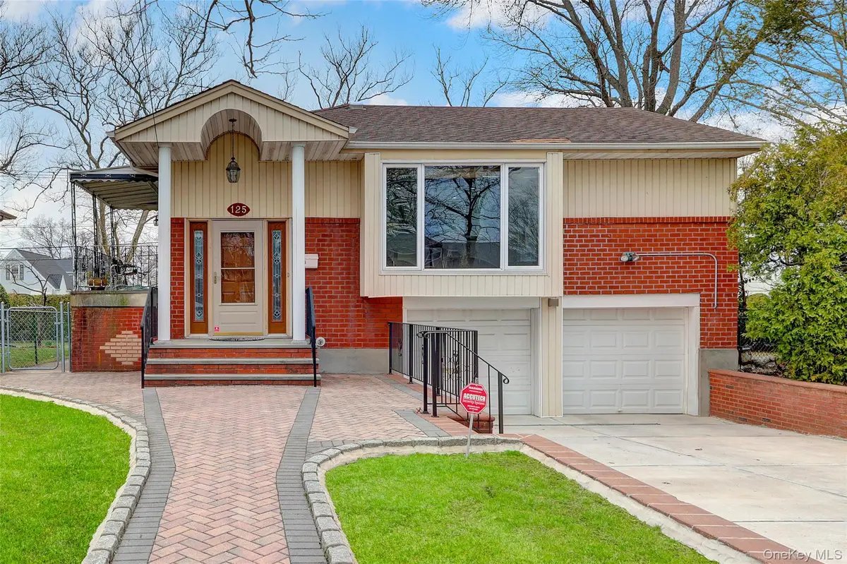 125 Marcus Avenue, New Hyde Park, NY 11040 - #1