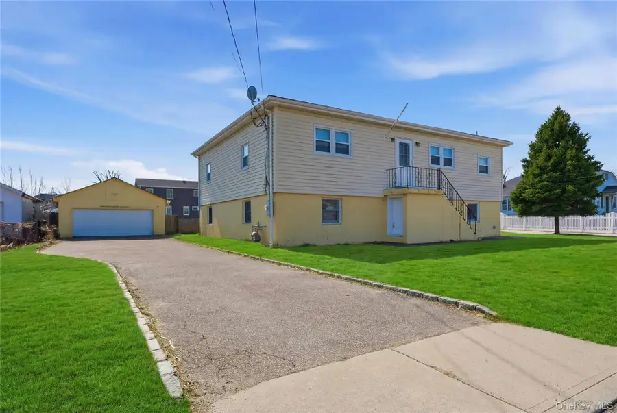 71 Orchard Street, Lindenhurst, NY 11757 - #3