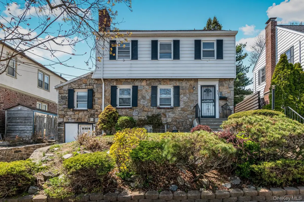 31 Emmett Place, Yonkers, NY 10703 - #1
