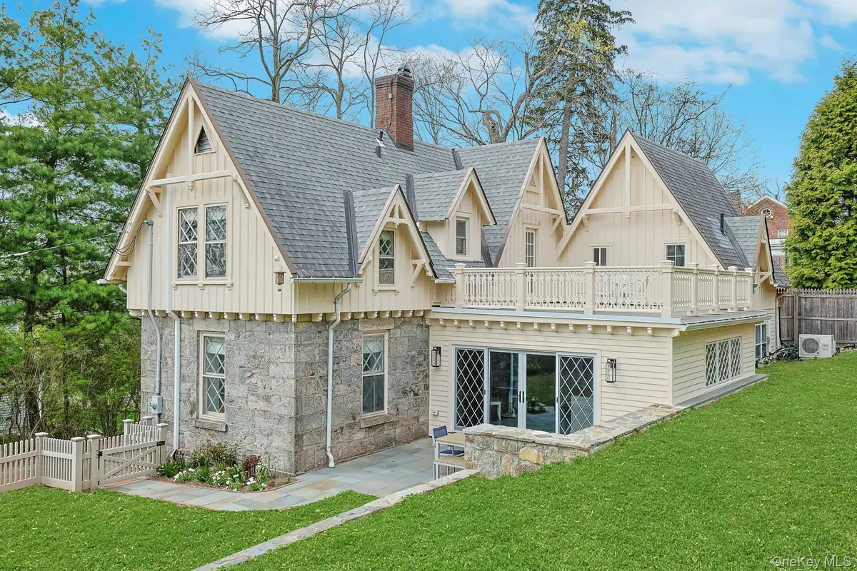 9 Strawberry Lane, Irvington, NY 10533 - #1