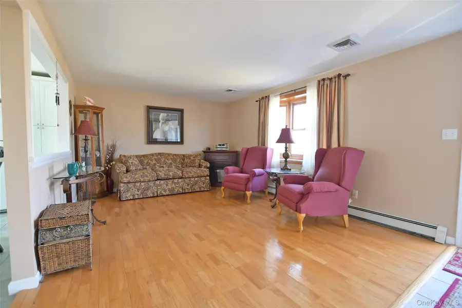 359 Randall Road, Ridge, NY 11961 - #3