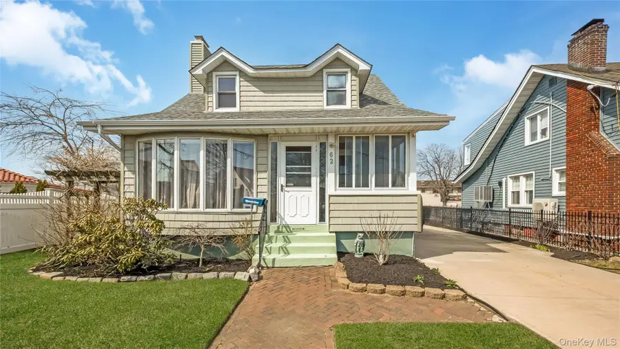 62 W 1st Street, Freeport, NY 11520 - #2