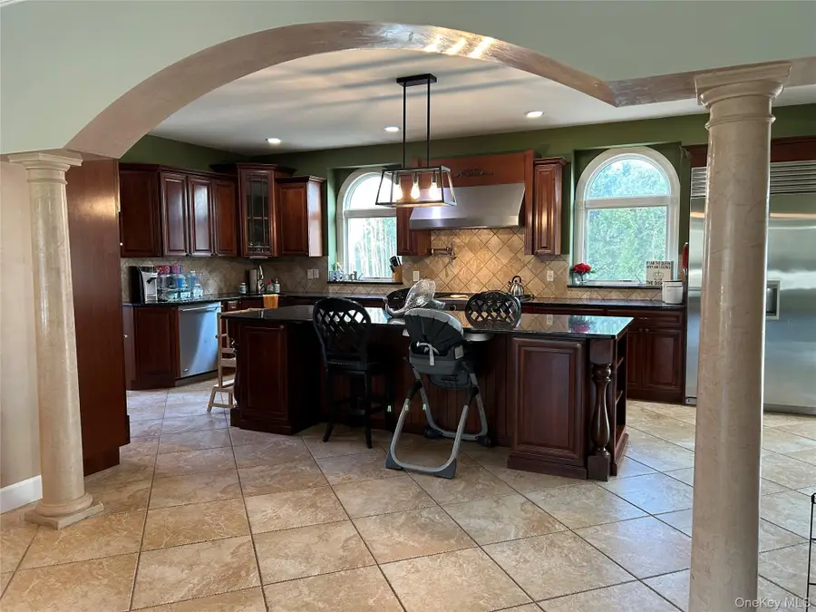 4 Vining Street, Centereach, NY 11720 - #3