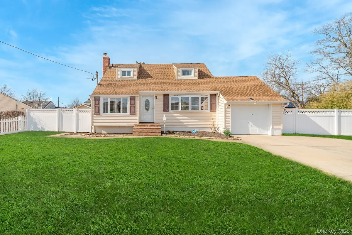 385 Irving Street, Central Islip, NY 11722 - #1