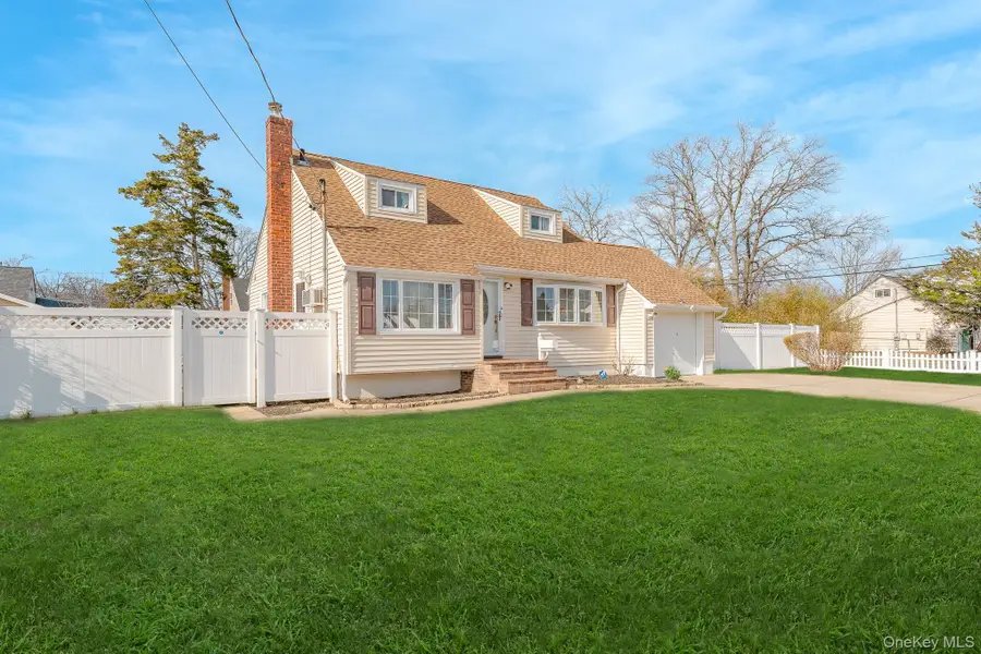 385 Irving Street, Central Islip, NY 11722 - #2