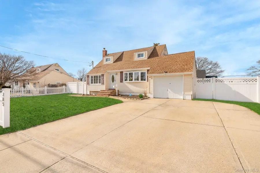 385 Irving Street, Central Islip, NY 11722 - #3