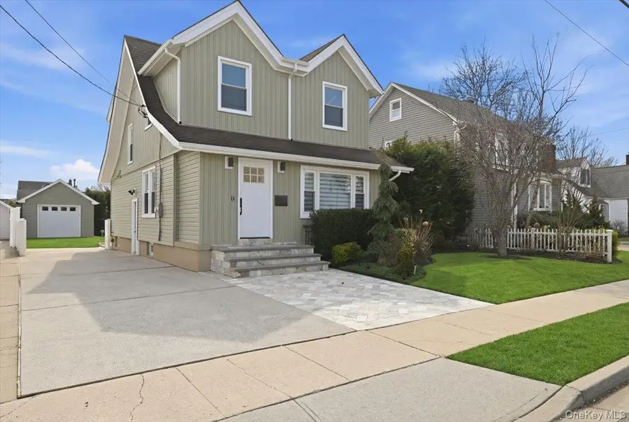 98 Vincent Place, Lynbrook, NY 11563 - #3