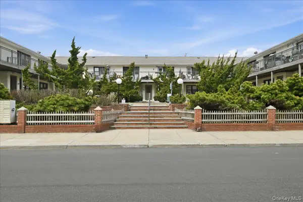 65 W Broadway #8B, Long Beach, NY 11561