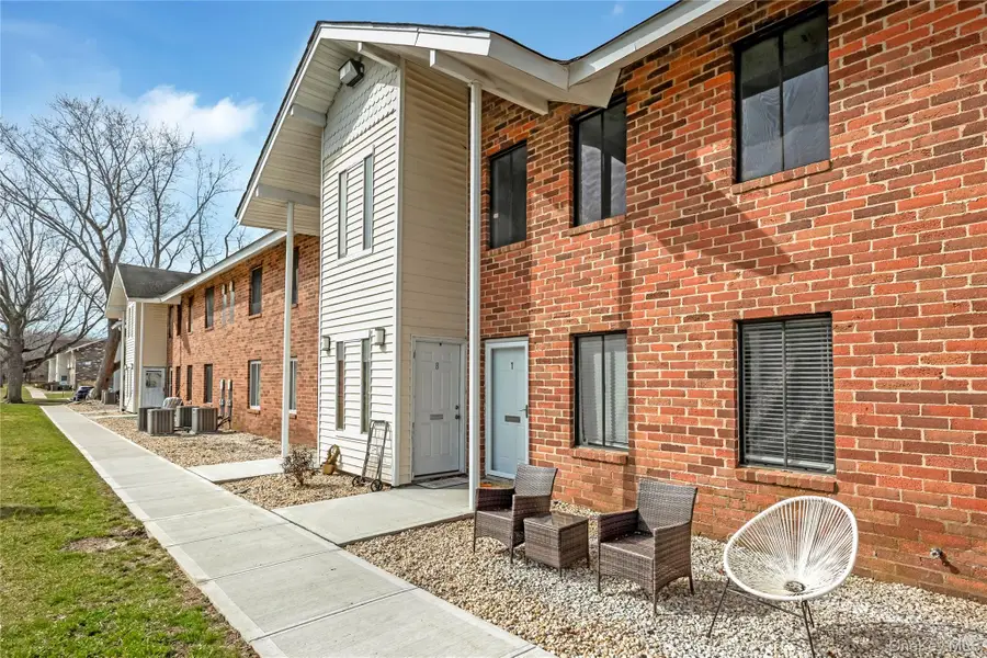 8 Cheyenne Court #8, Coram, NY 11727 - #2