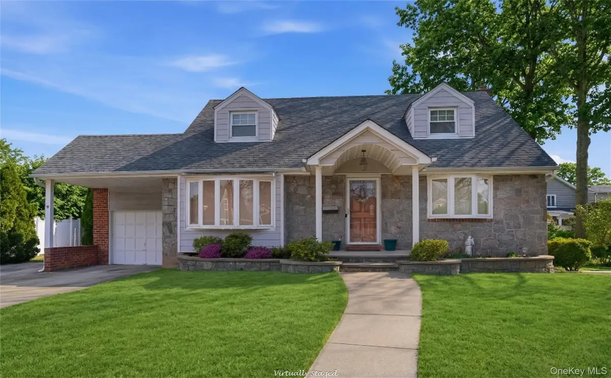 119 Woodoak Drive, Westbury, NY 11590 - #1