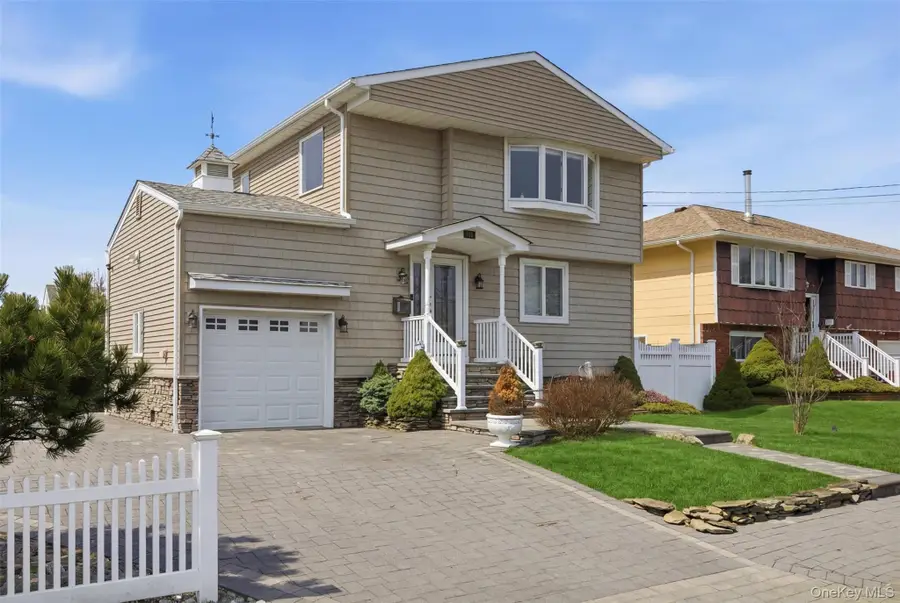 184 Inlet Drive, Lindenhurst, NY 11757 - #2