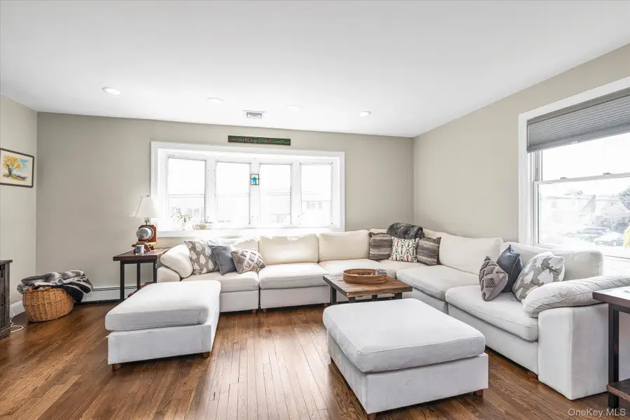 35 Lee Avenue, Babylon, NY 11702 - #2