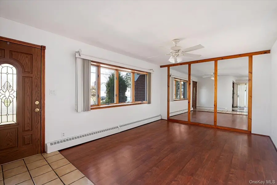 230 Yoakum Avenue, Farmingdale, NY 11735 - #2