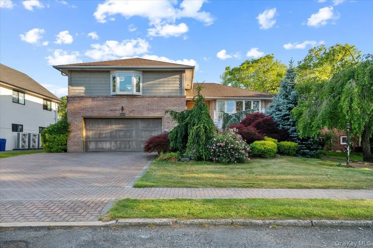 1055 Lawrence Court, Valley Stream, NY 11581 - #1