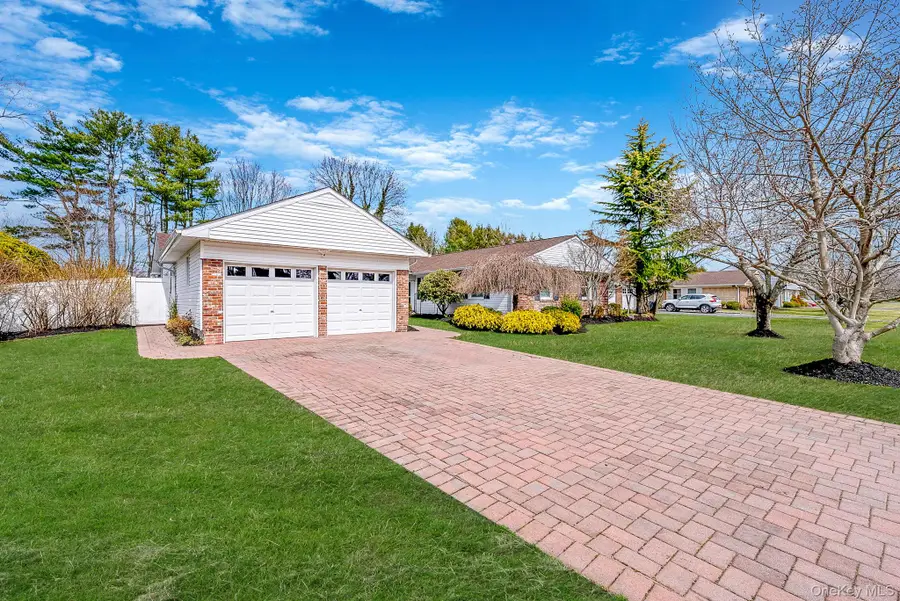 16 Manchester Lane, Stony Brook, NY 11790 - #2