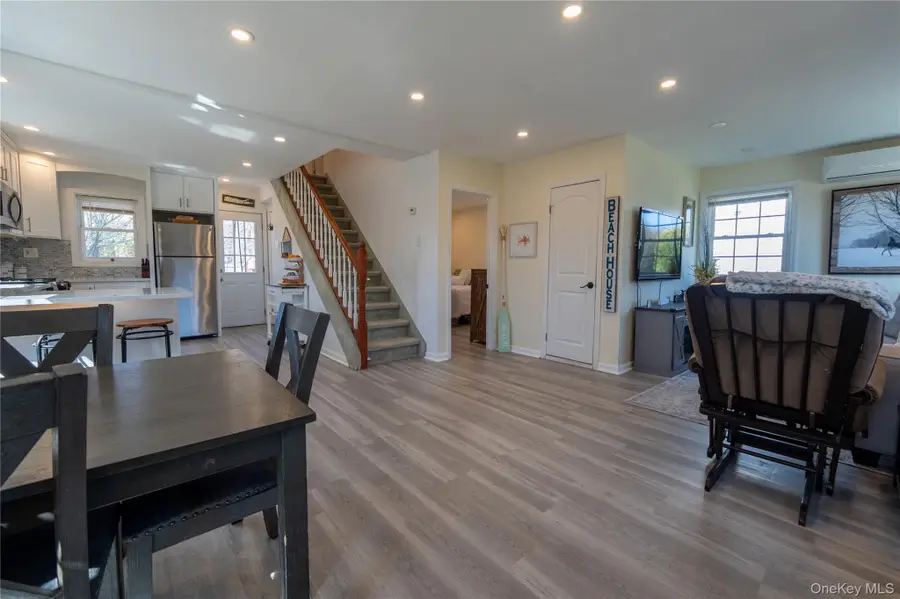 27 E Lincoln Avenue, Massapequa, NY 11758 - #3