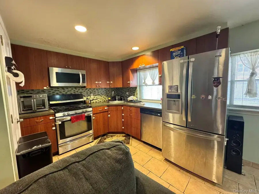 1374 Gillespie Avenue, Bronx, NY 10461 - #2