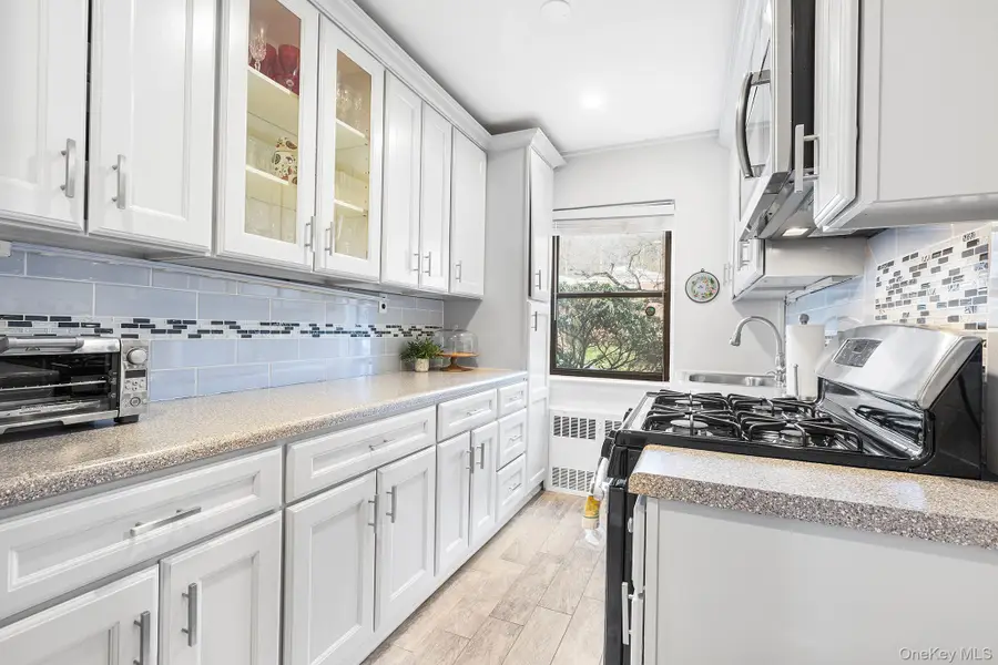 8 Lawrence Drive #A, White Plains, NY 10603 - #2