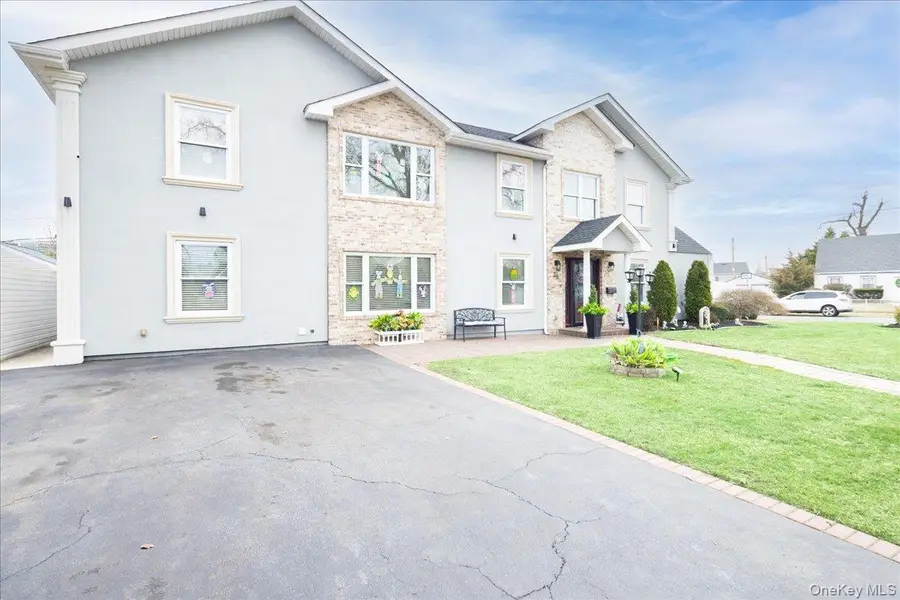 35 Carnation Road, Levittown, NY 11756 - #2