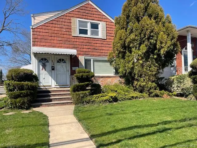 124 Lakeview Avenue, Lynbrook, NY 11563 - #1
