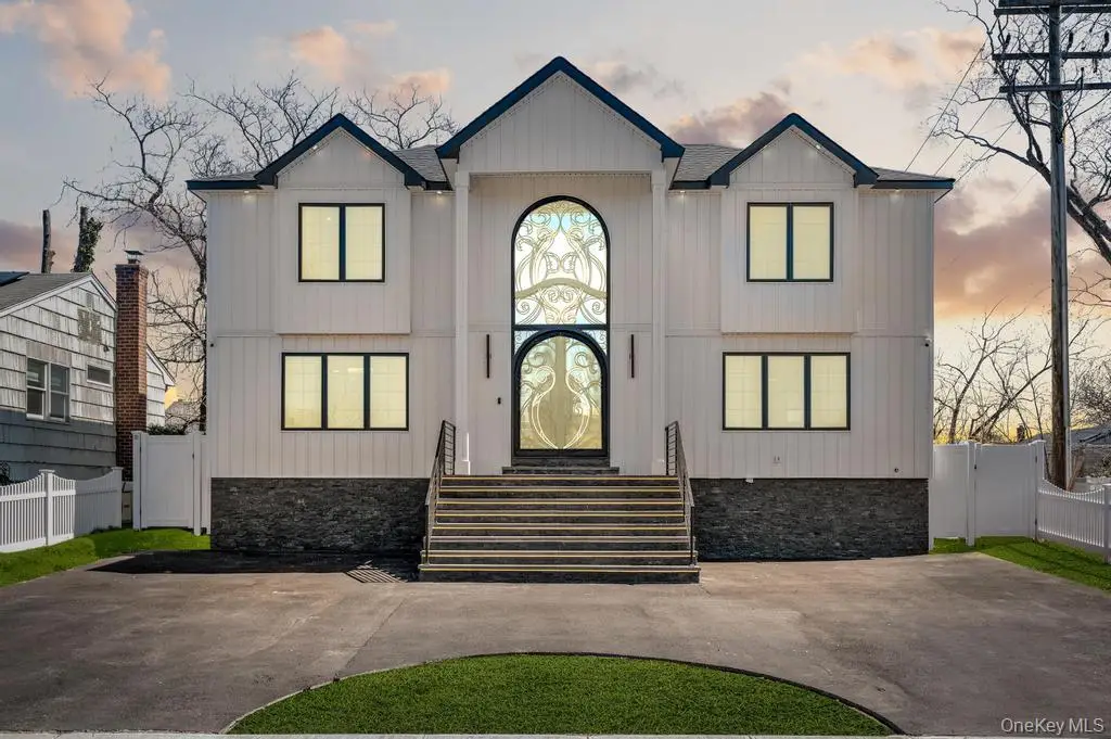 15 Forest Road, Valley Stream, NY 11581 - #1