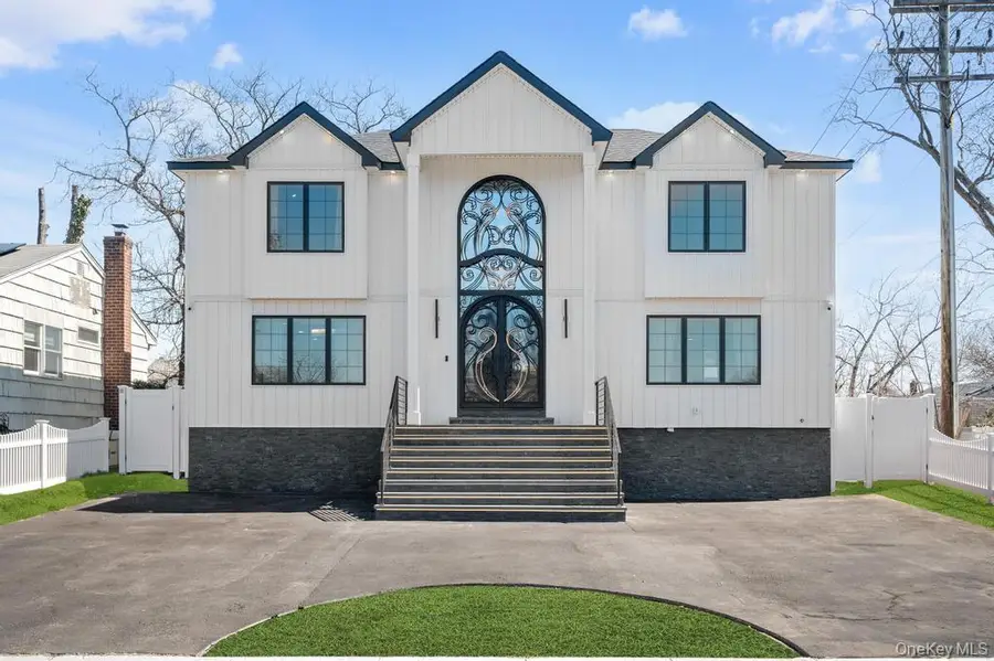 15 Forest Road, Valley Stream, NY 11581 - #2