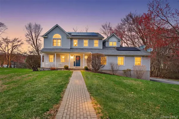 24 Coachlight Drive, Poughkeepsie, NY 12603