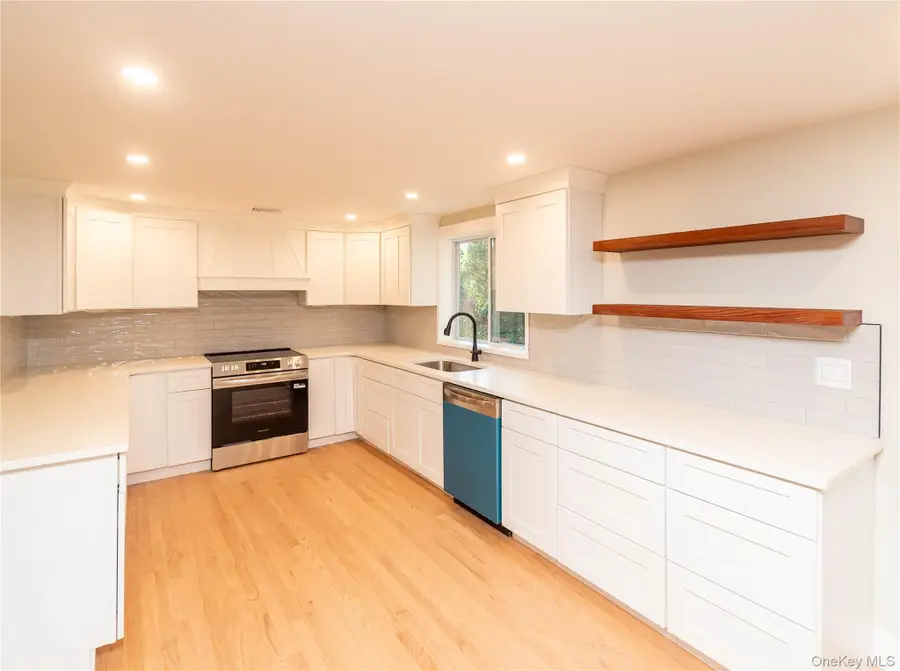 11 Tree Top Lane, Poughkeepsie, NY 12603 - #3