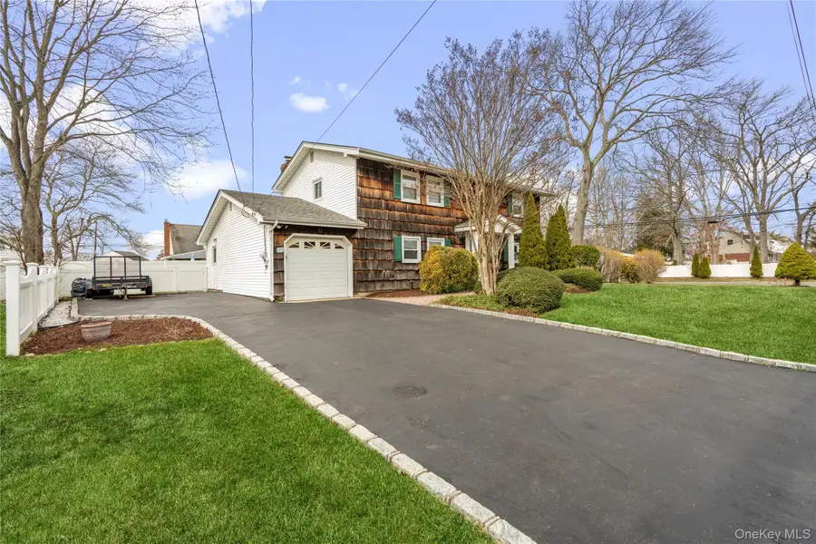 226 W 18th Street, Deer Park, NY 11729 - #2