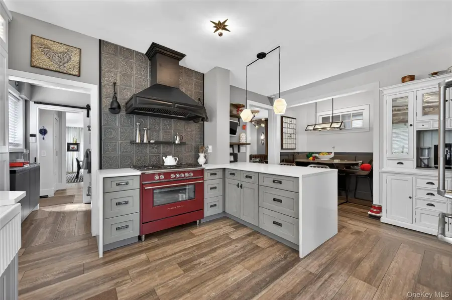 3 Beacon Hill Road, Port Washington, NY 11050 - #2